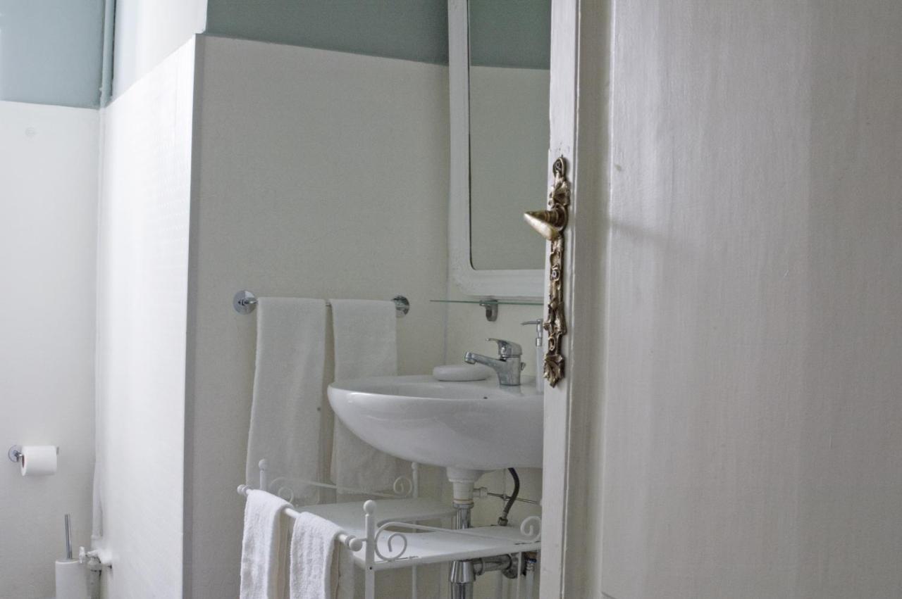 Liberty Two-room In Porta Venezia Milán